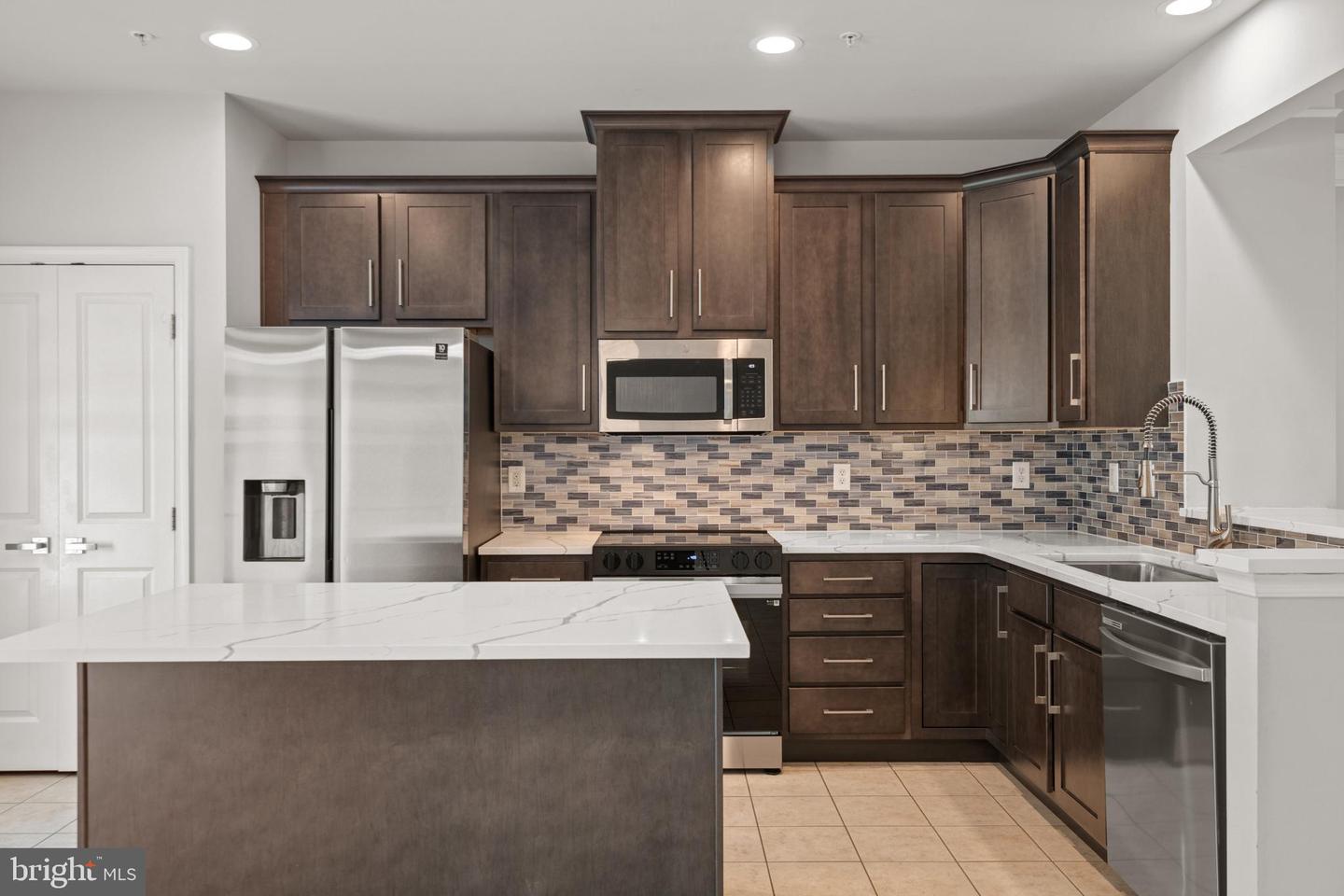 1272 Elderslie Ln #92 Property Photo 6