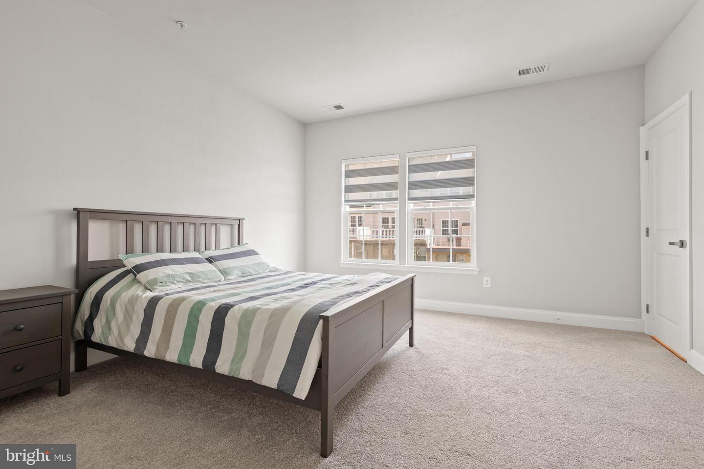 1272 Elderslie Ln #92 Property Photo 17