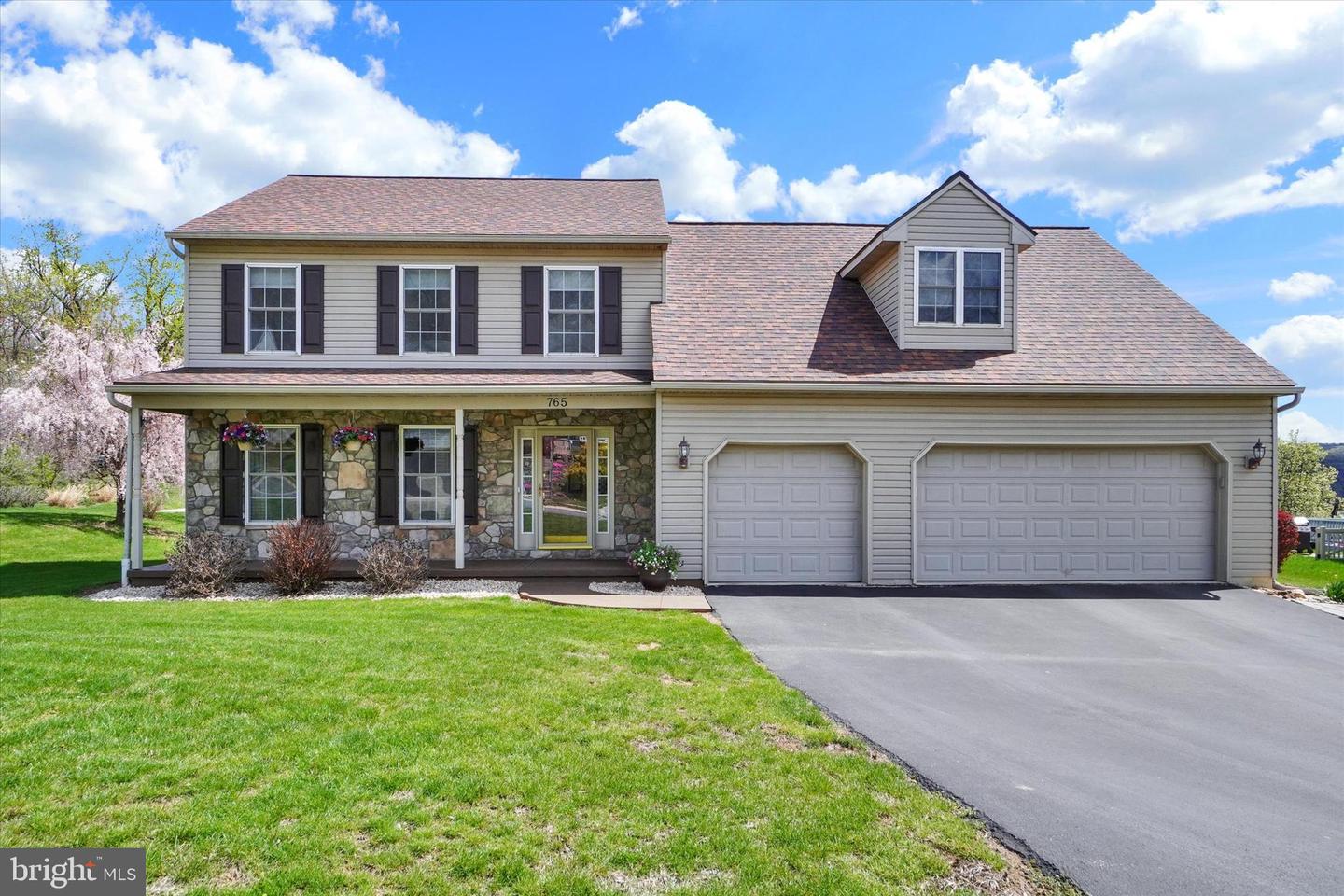 765 Apple Tree Ln Property Photo