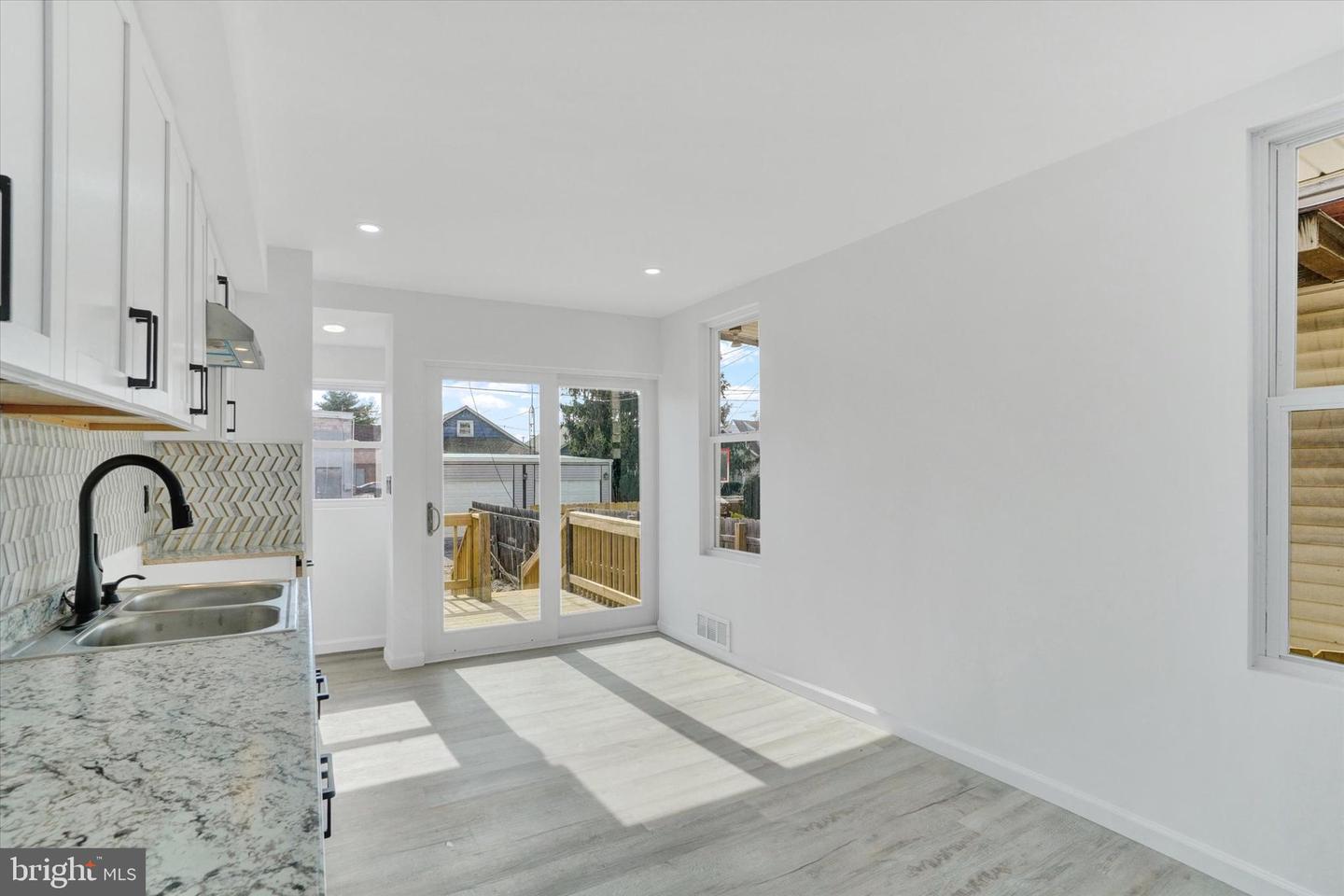 364 Norway St Property Photo 10