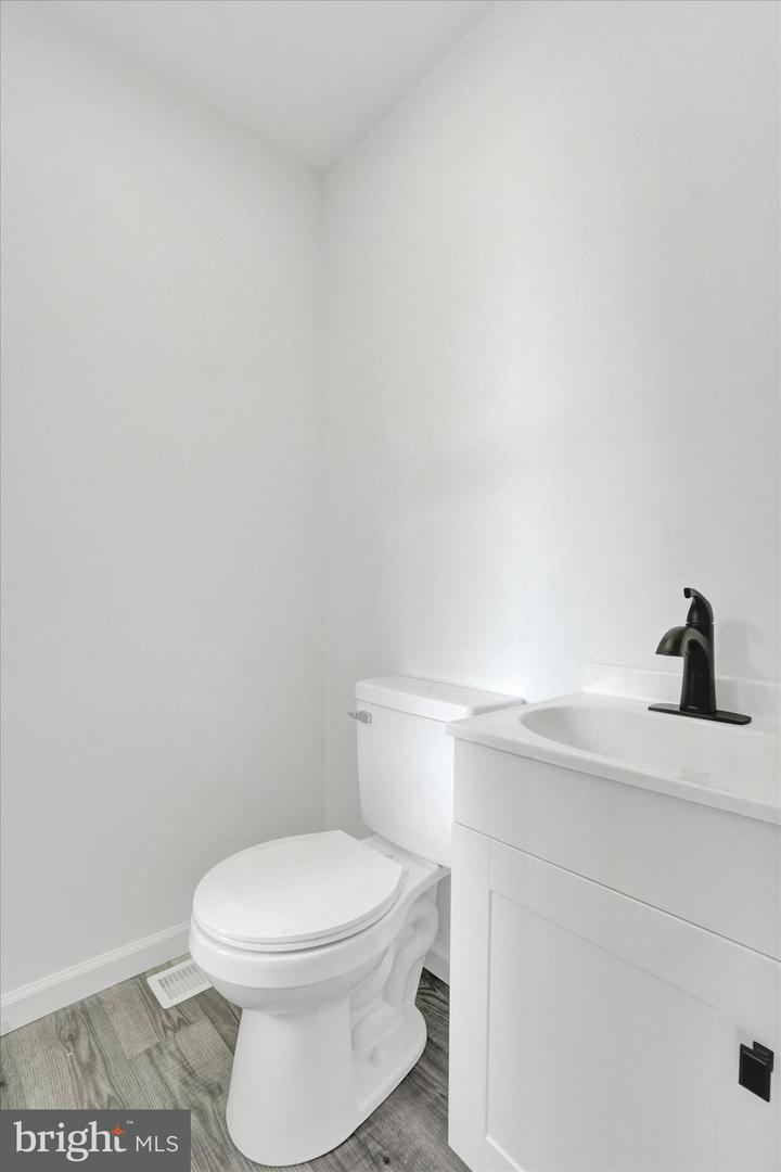 364 Norway St Property Photo 11