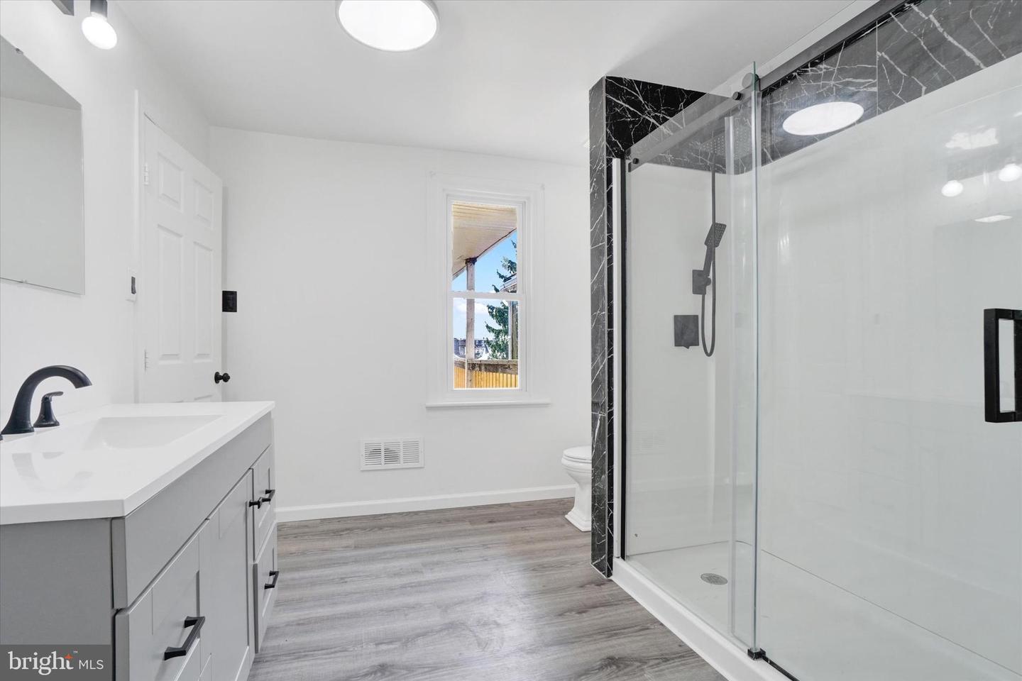 364 Norway St Property Photo 15