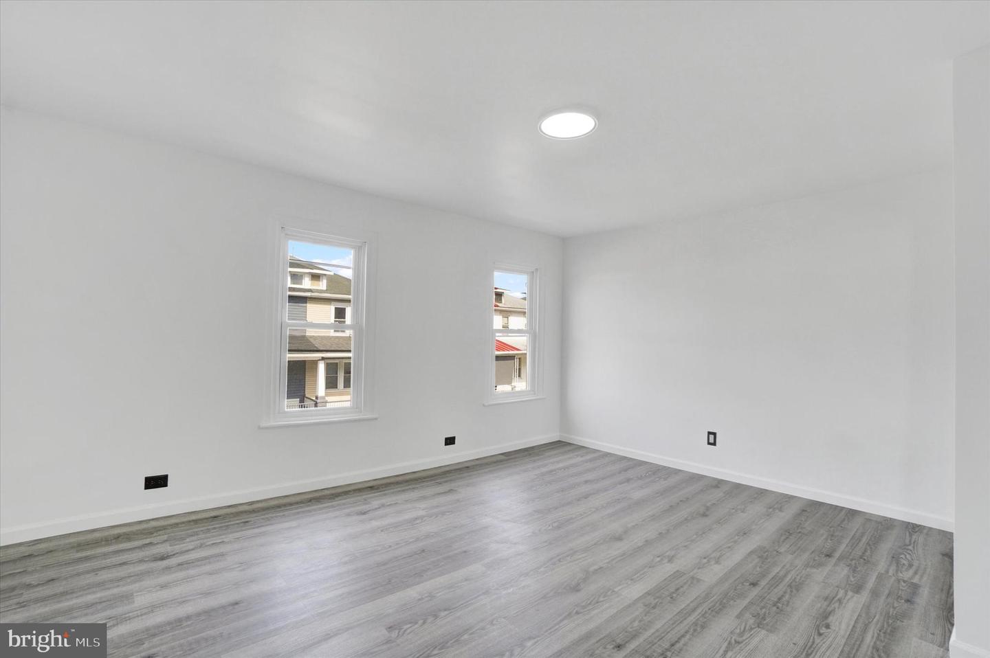 364 Norway St Property Photo 16