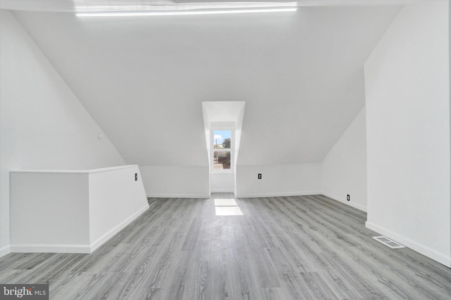 364 Norway St Property Photo 19
