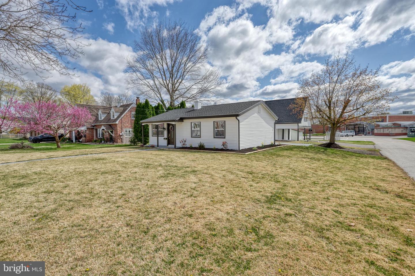 451 Moul Ave Property Photo 4