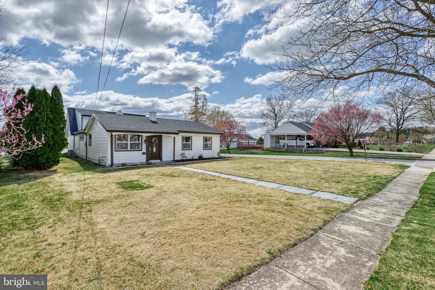451 Moul Ave Property Photo 5