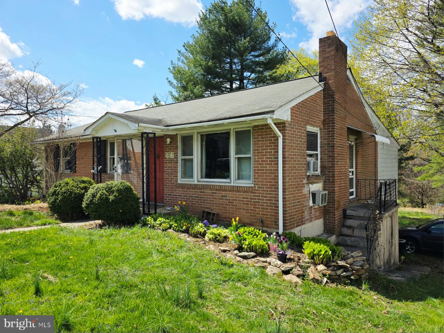 217 MAIN ST