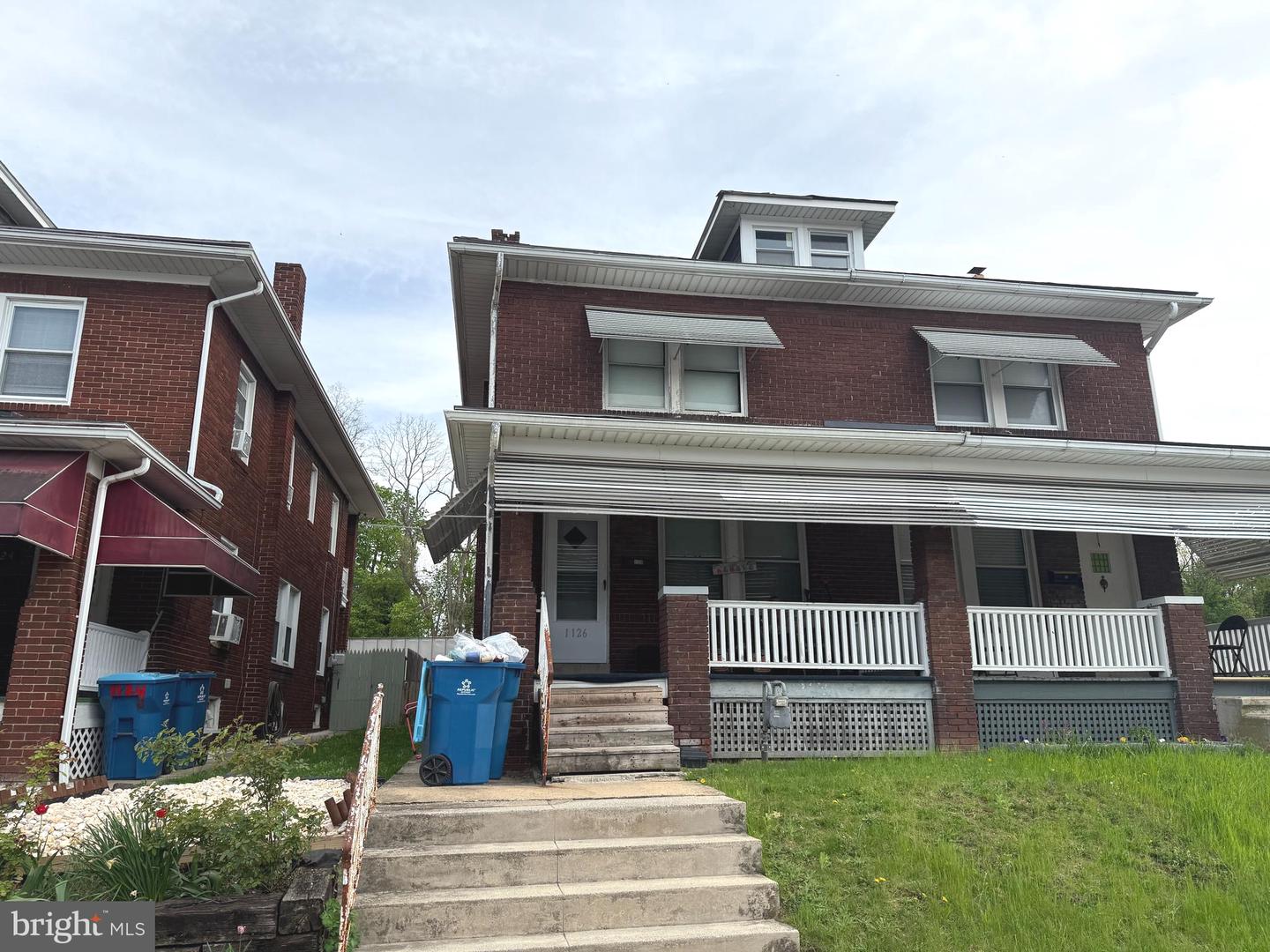 1126 W Princess St Property Photo