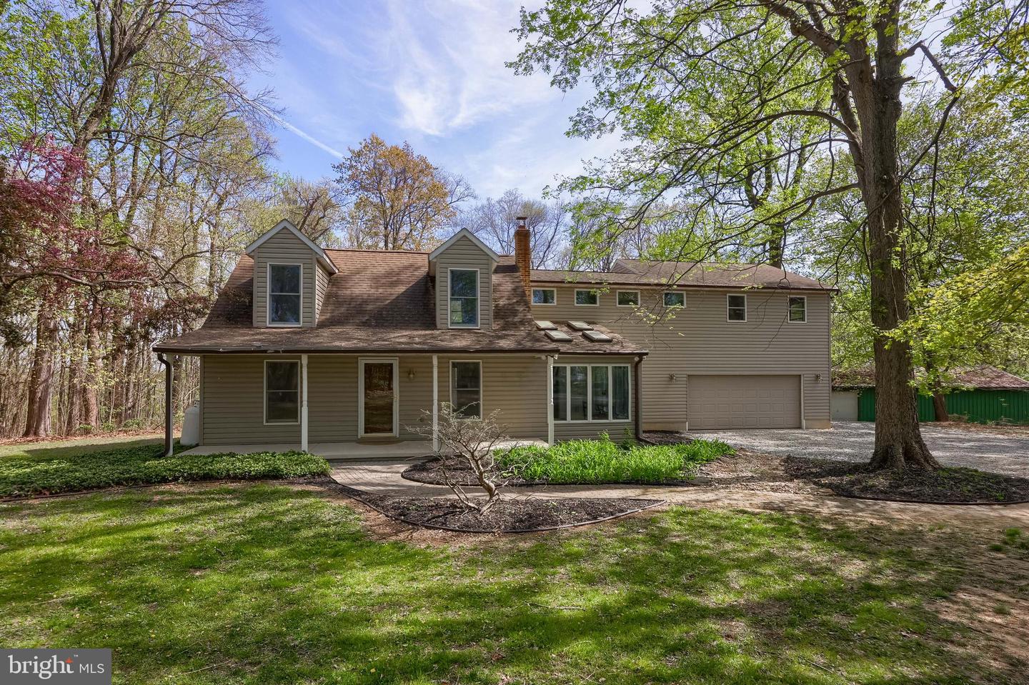 17302 Real Estate Listings Main Image