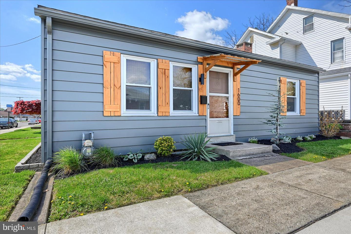 1600 Stanton St Property Photo