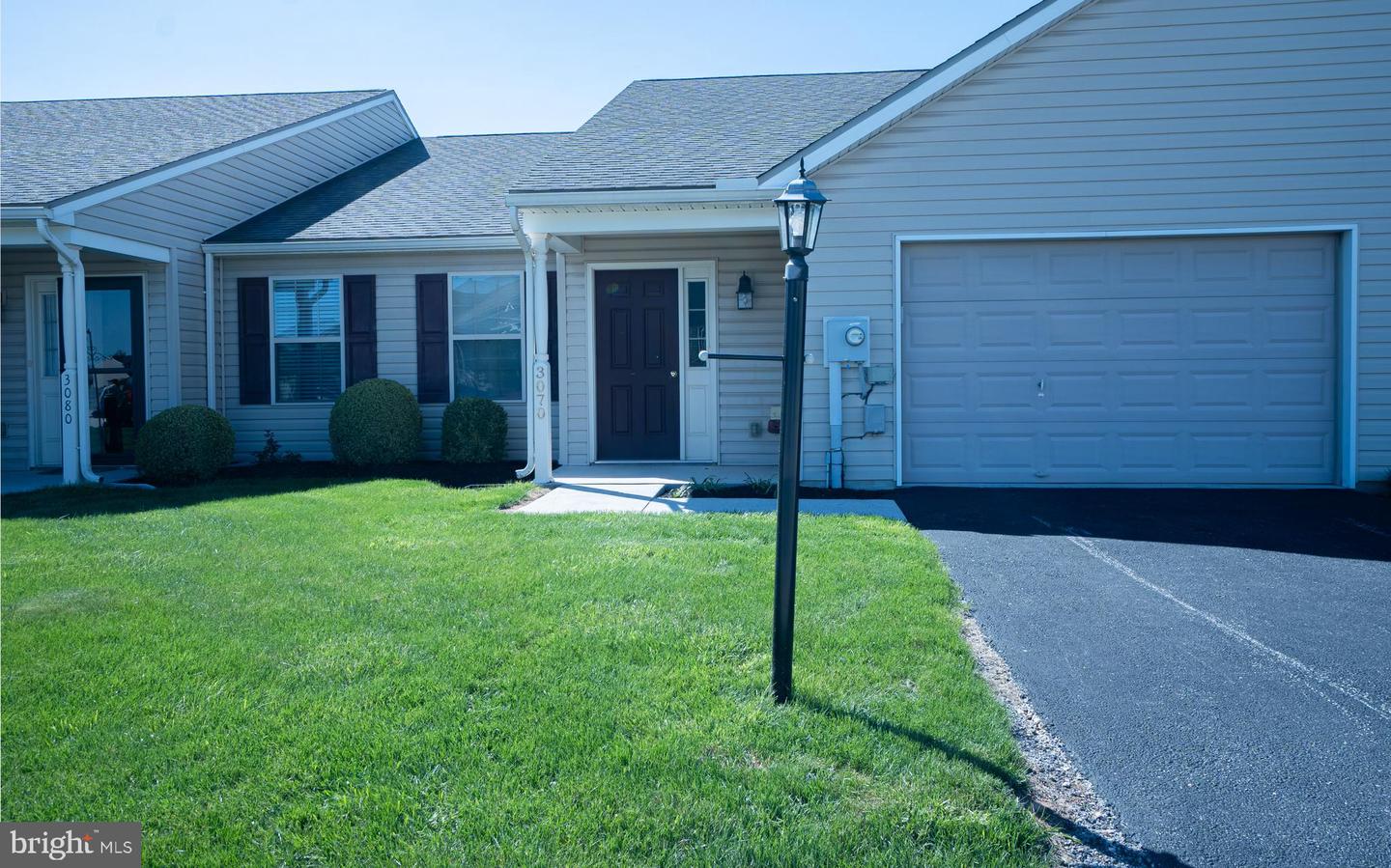 3070 BARLEY CIR #64 Property Photo 1