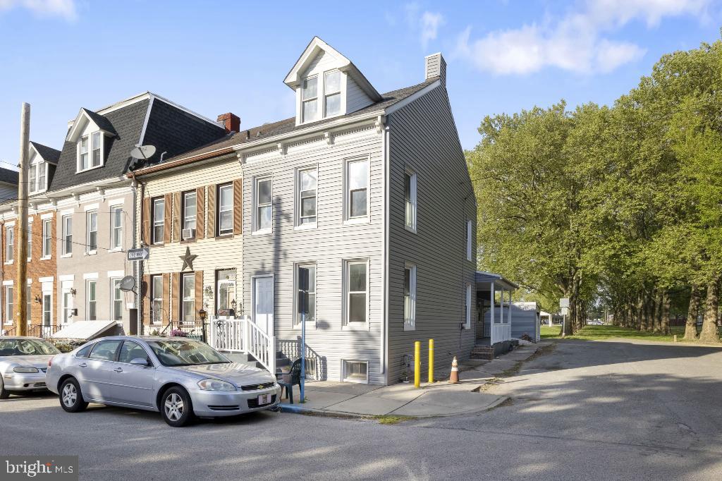 129 S ALBEMARLE ST Property Photo 1
