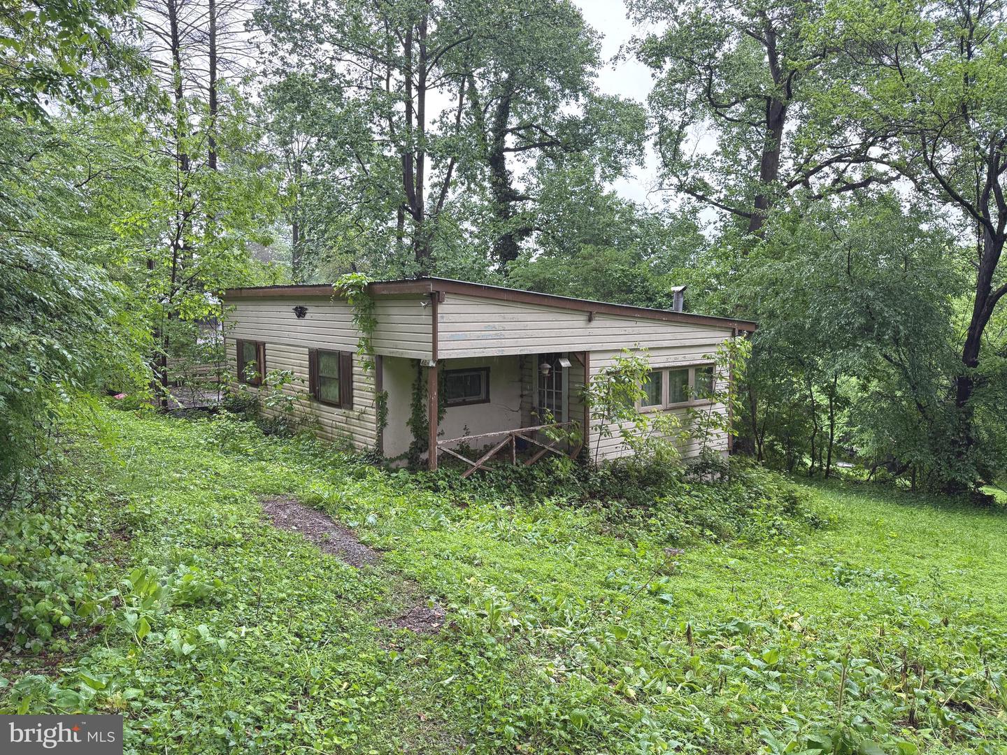 48 Irwin Rd Property Photo 1