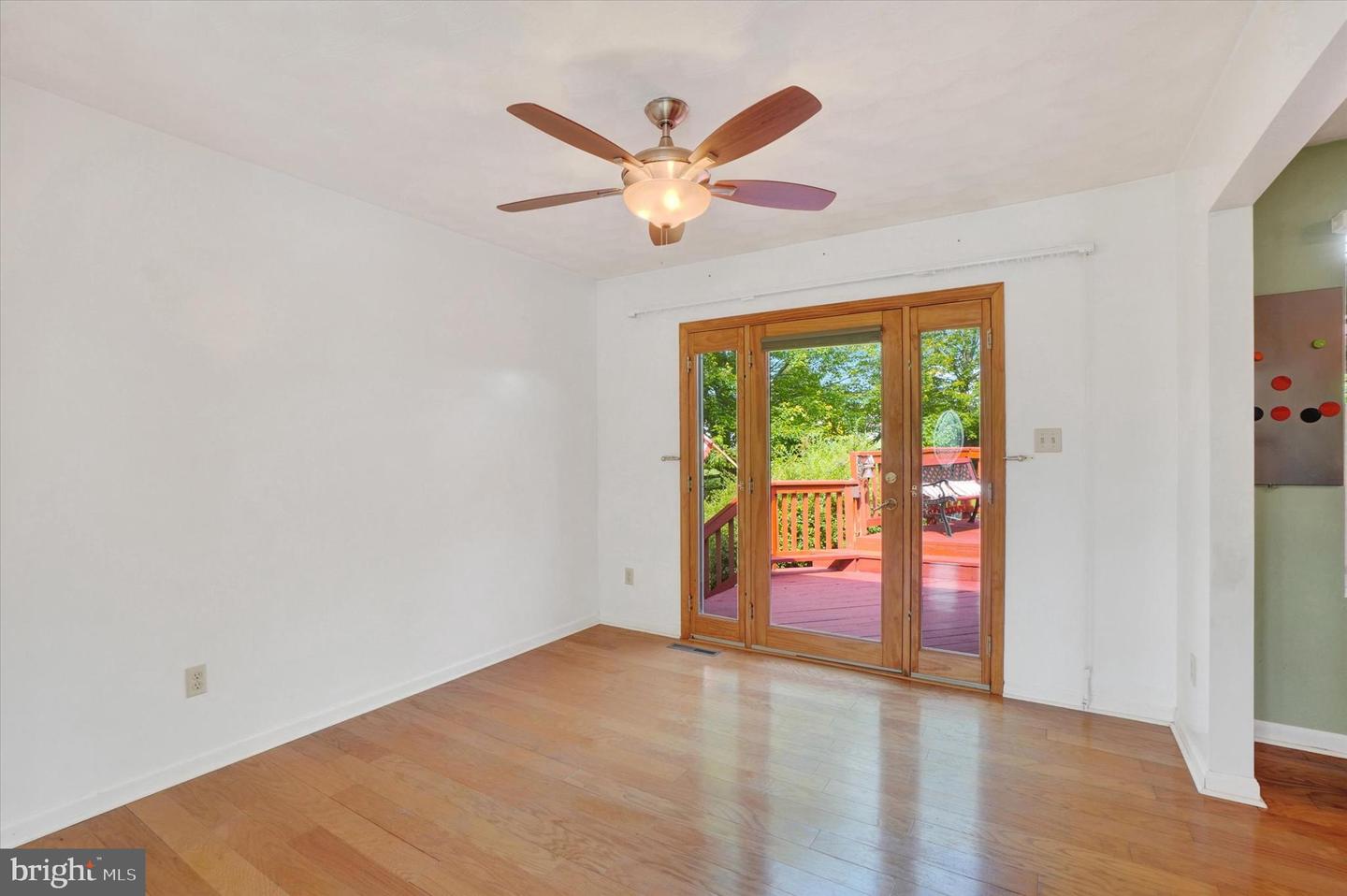 171 Berkshire Ln Property Photo 9