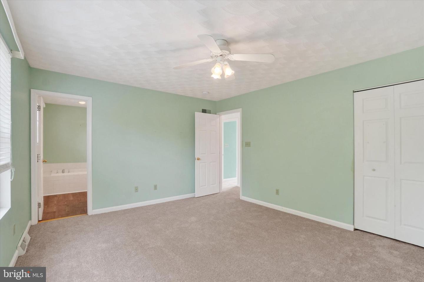 171 Berkshire Ln Property Photo 27