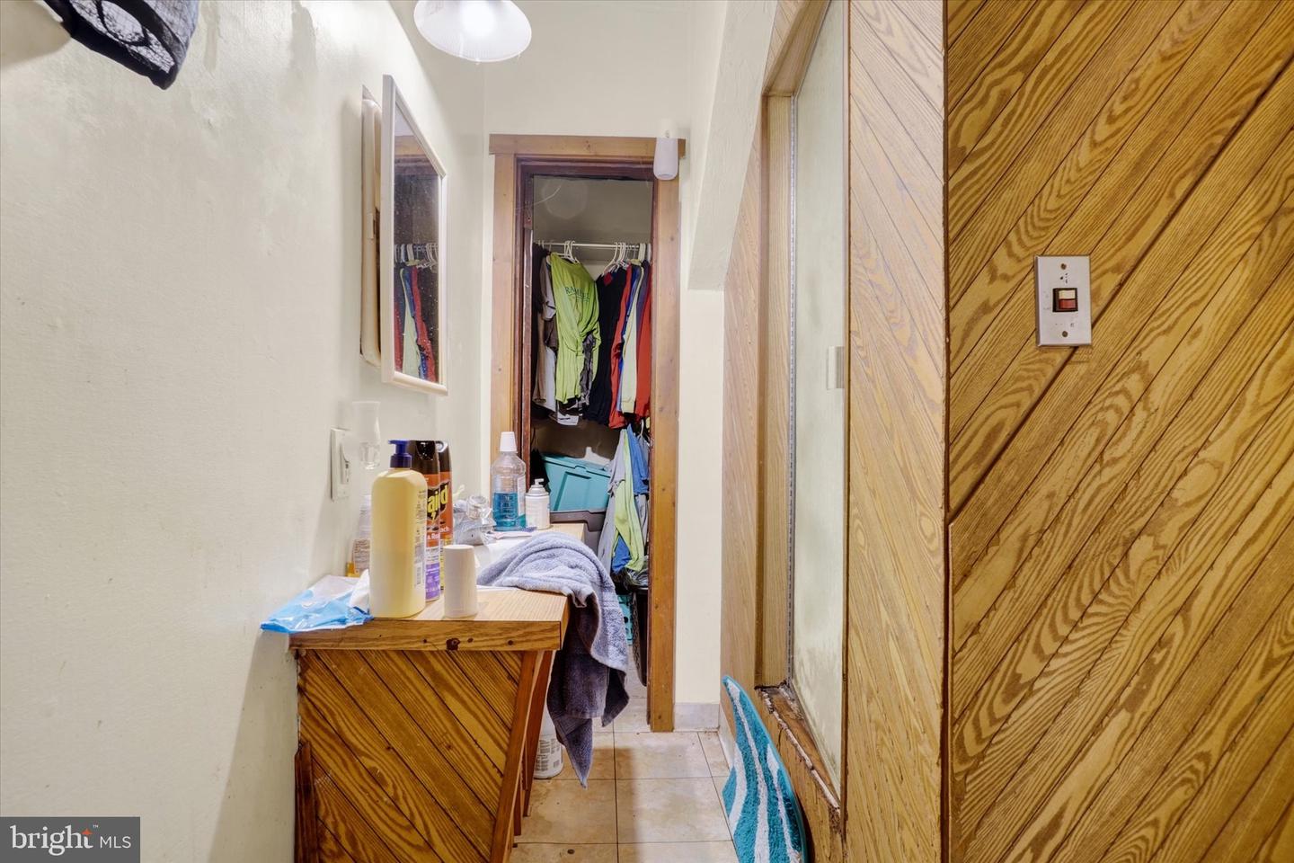 665 E Philadelphia St Property Photo 6