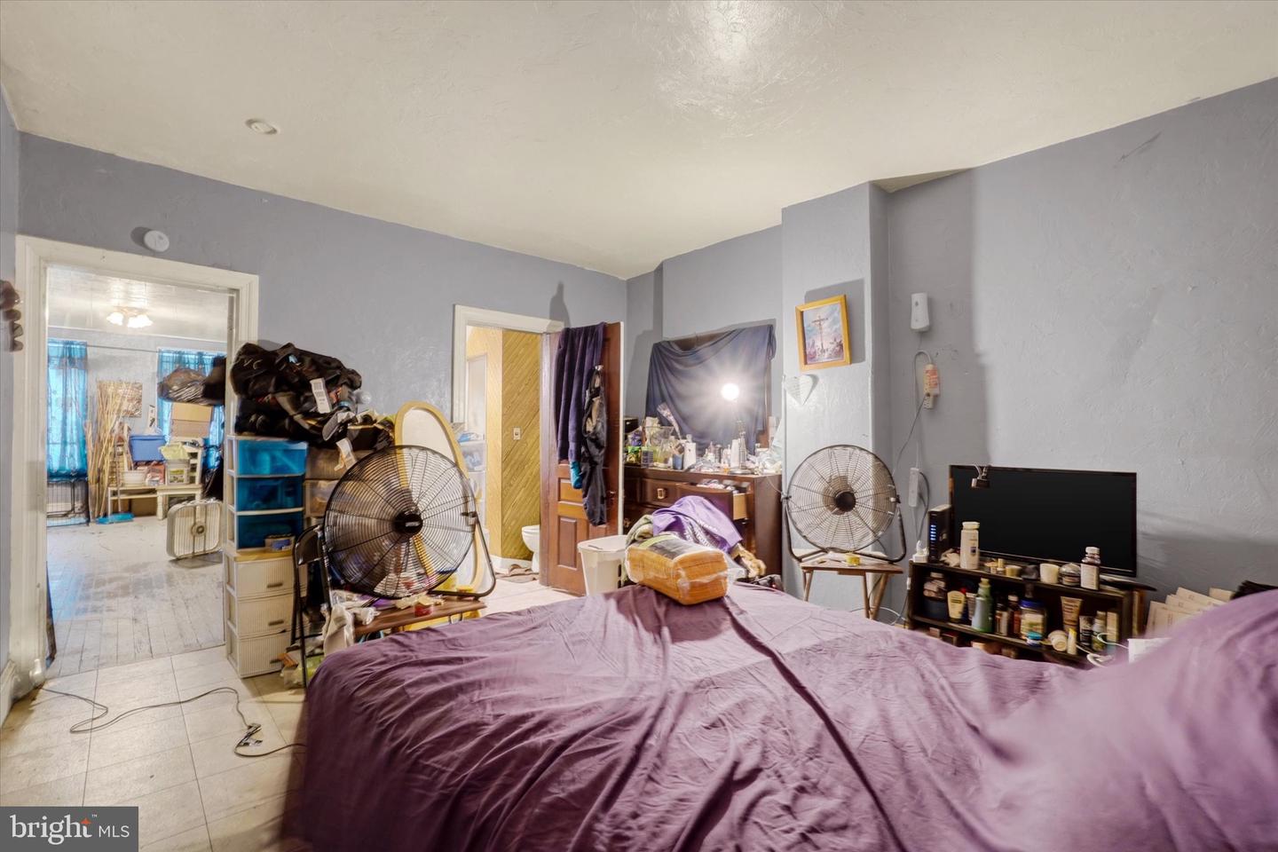 665 E Philadelphia St Property Photo 7
