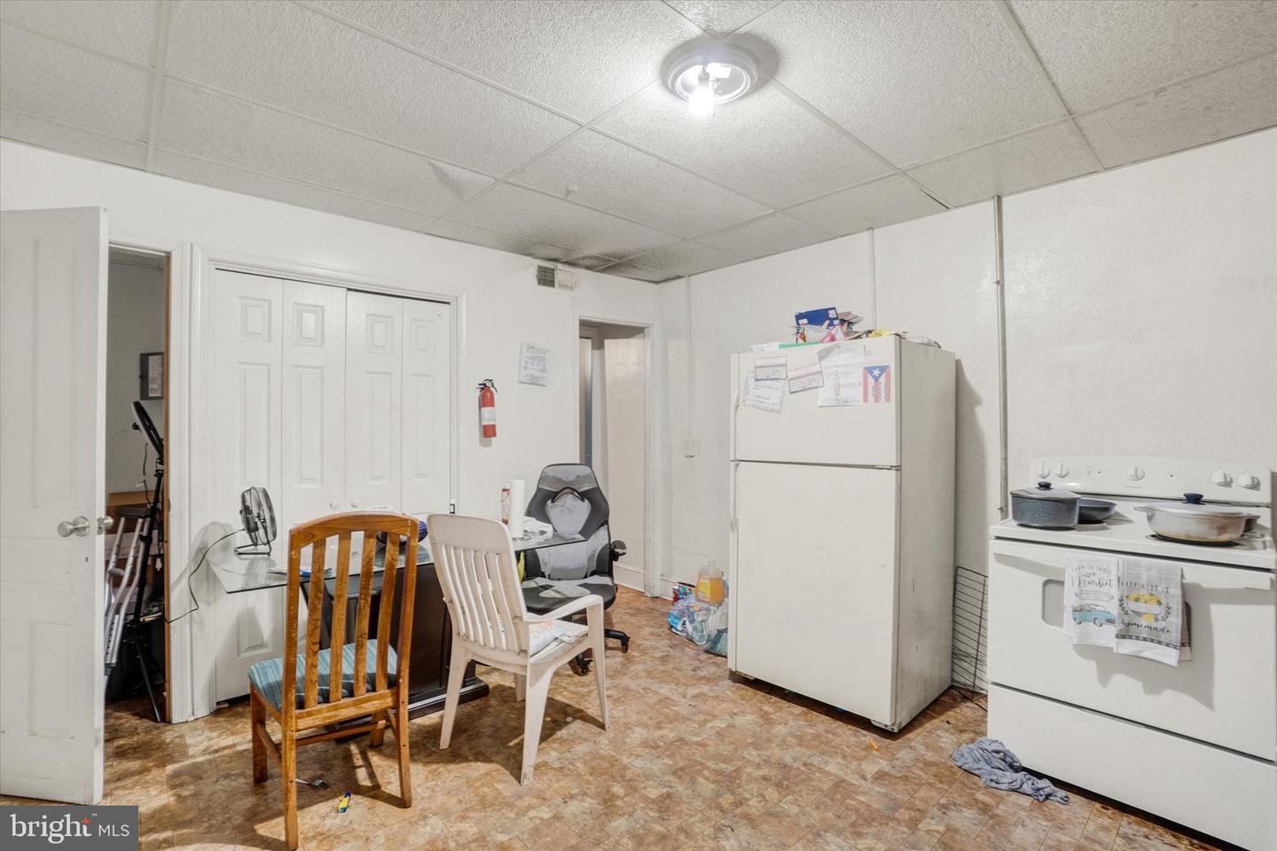 665 E Philadelphia St Property Photo 11