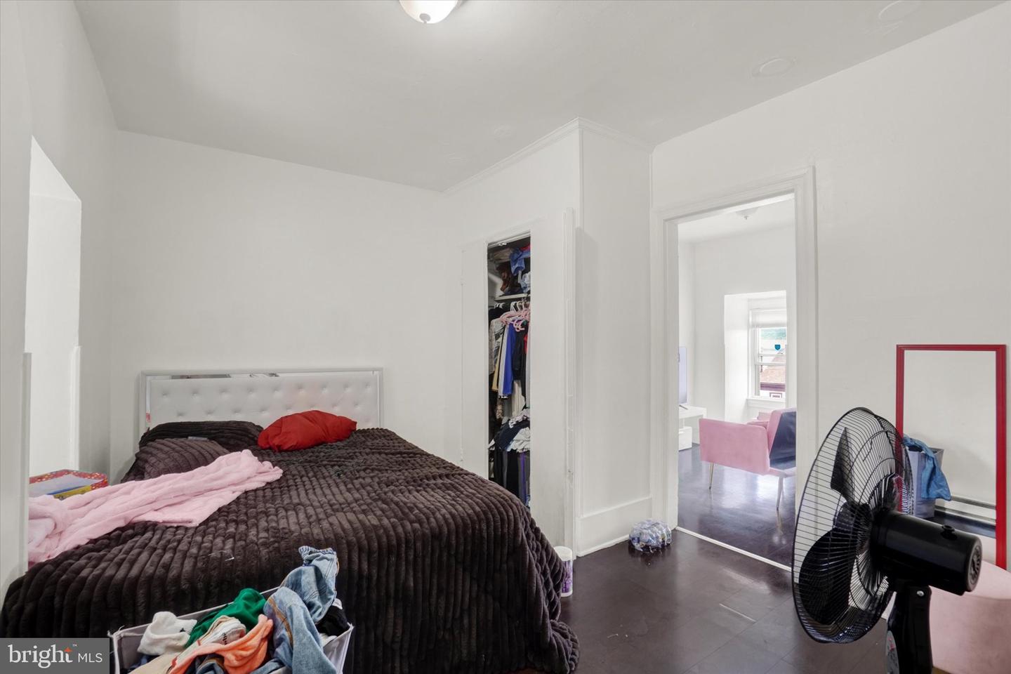 665 E Philadelphia St Property Photo 17