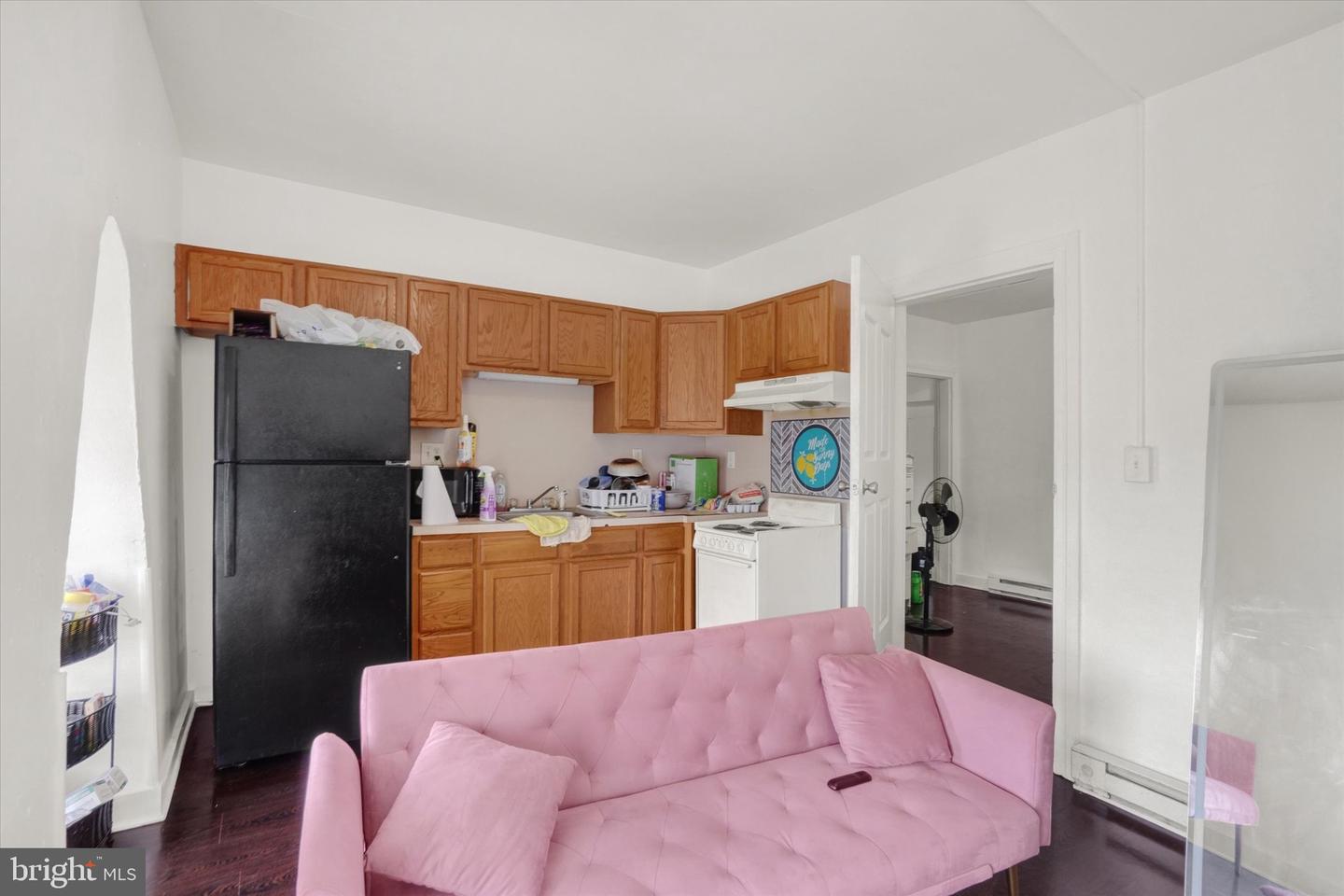 665 E Philadelphia St Property Photo 19