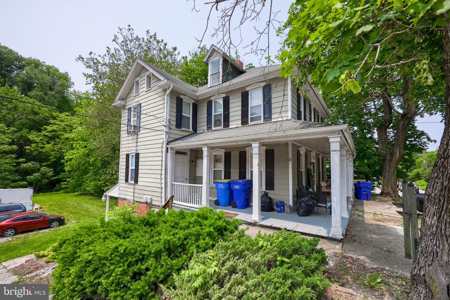1516 S George St Property Photo 2