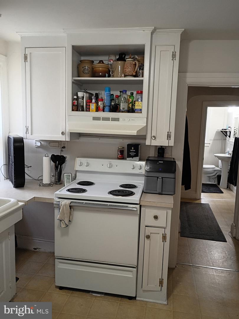 1516 S George St Property Photo 25