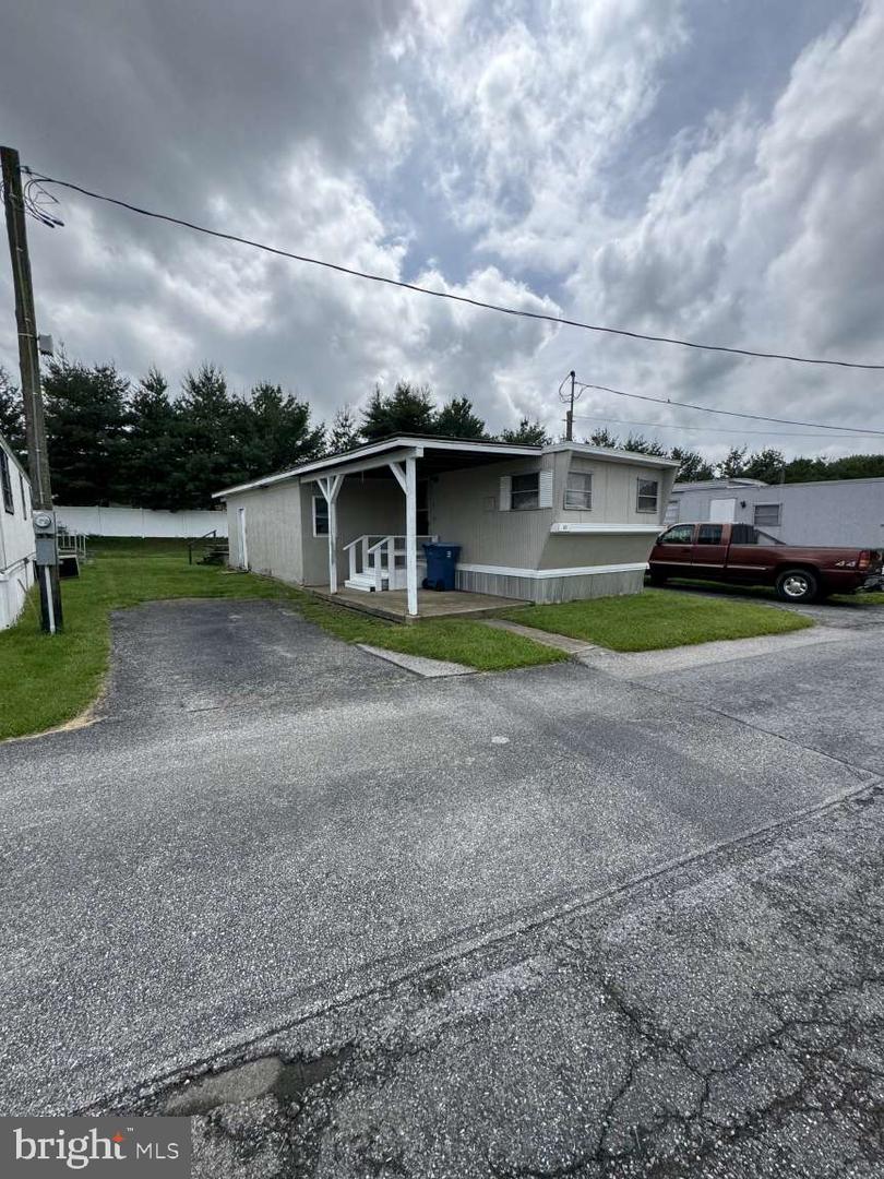 3720 DAVIDSBURG RD Property Photo 1