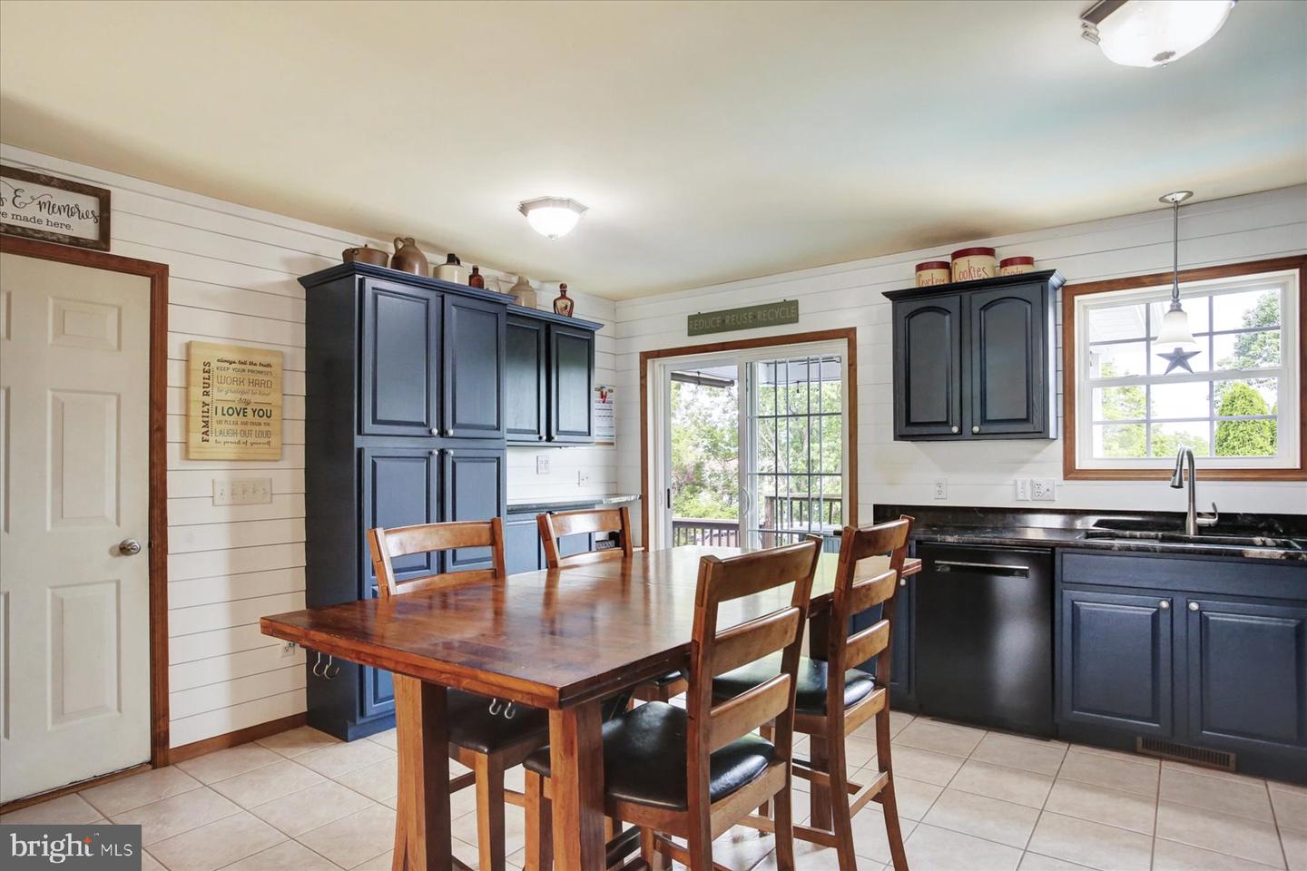 147 Spring Rd Property Photo 6