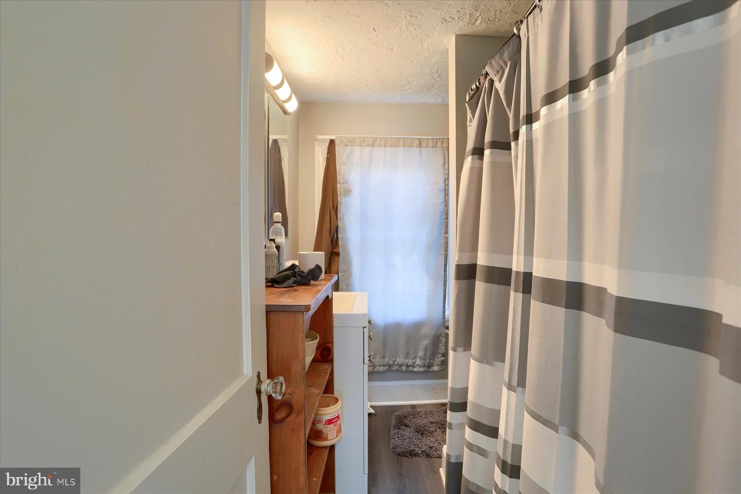 4160 W Market St Property Photo 17