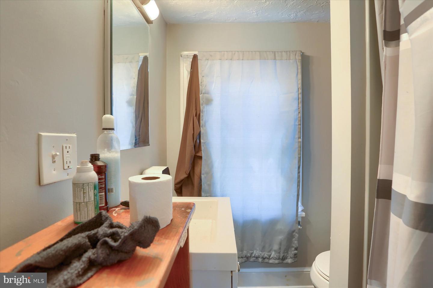4160 W Market St Property Photo 18