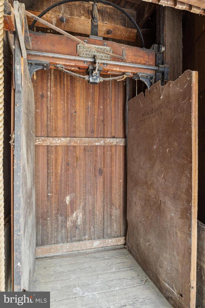 74 S Main St #res Property Photo 31