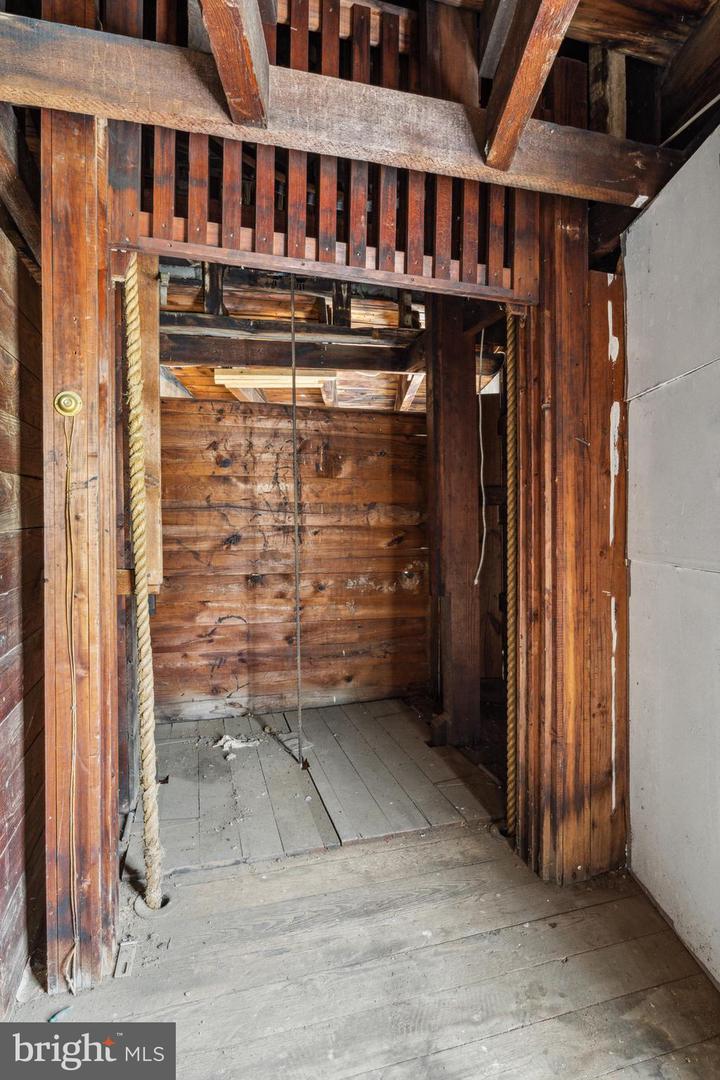 74 S Main St #res Property Photo 41