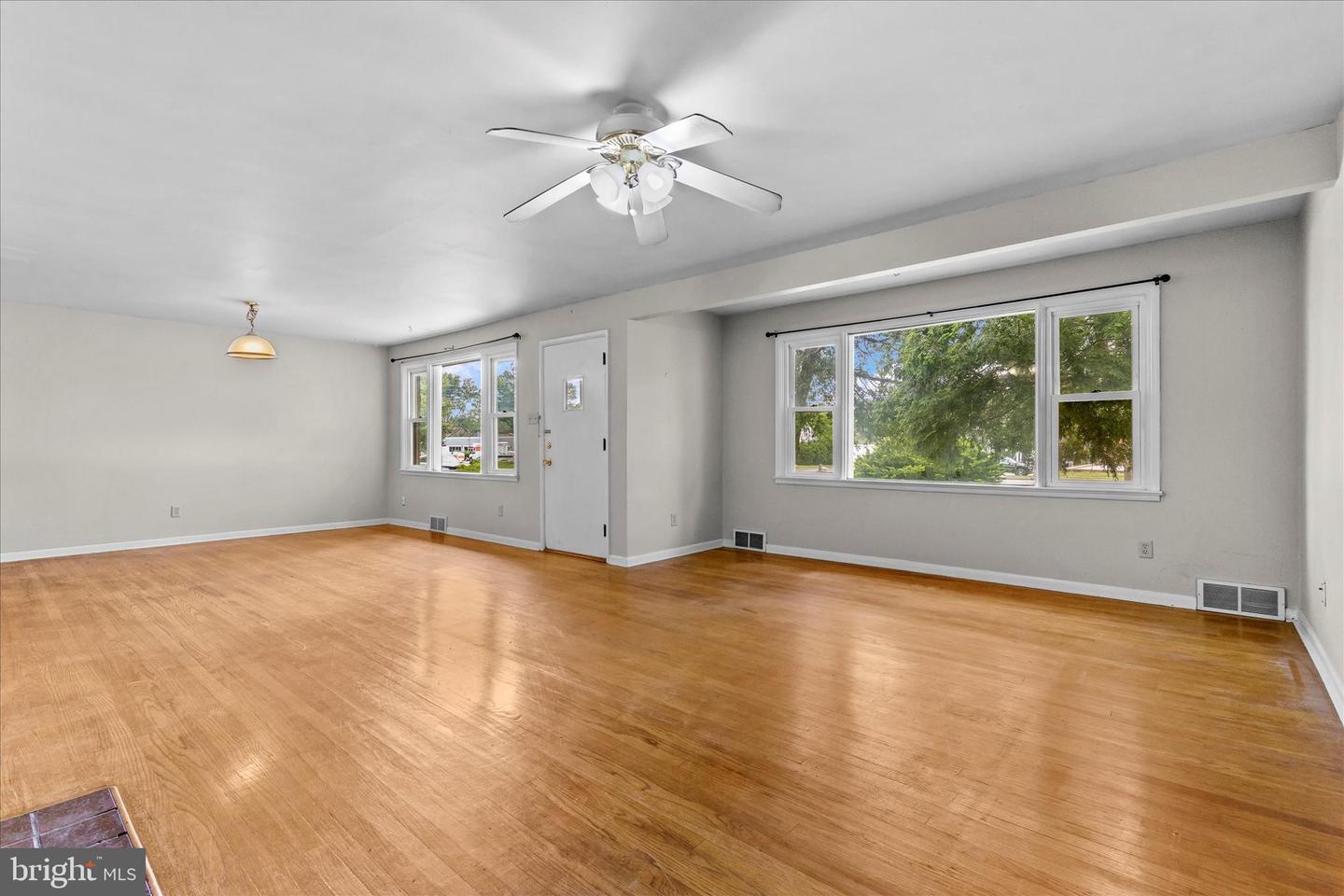 3415 E Market St Property Photo 5