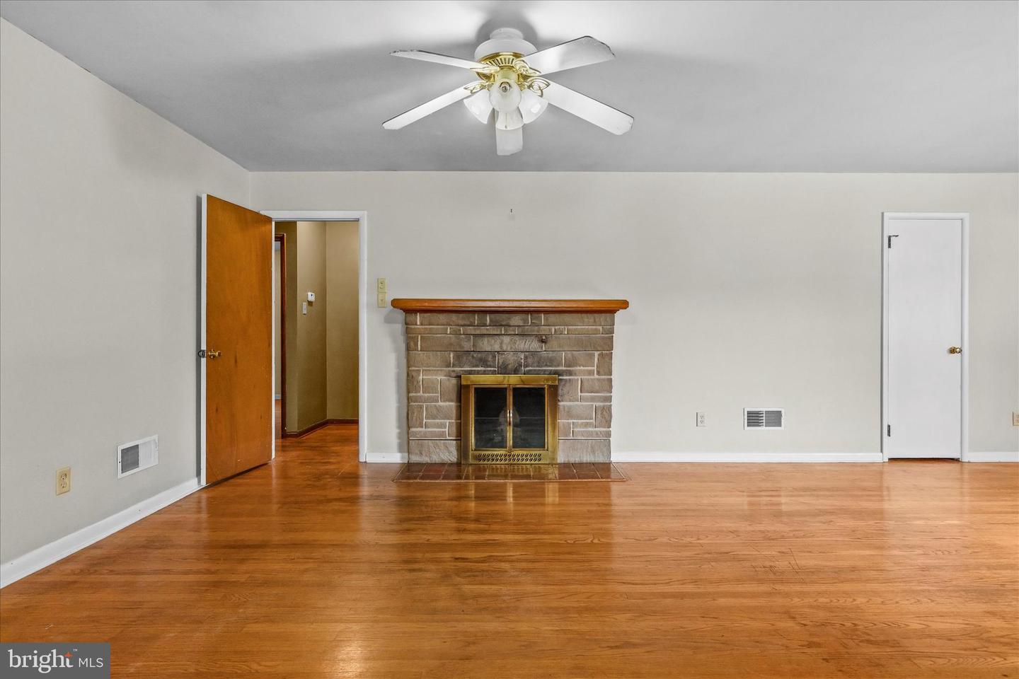 3415 E Market St Property Photo 7