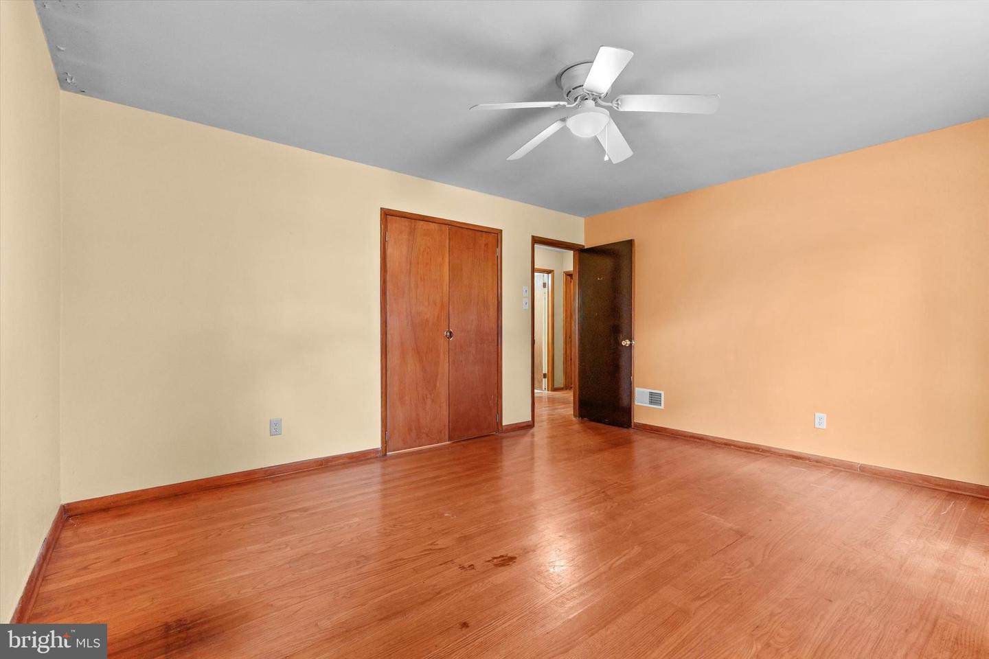 3415 E Market St Property Photo 12