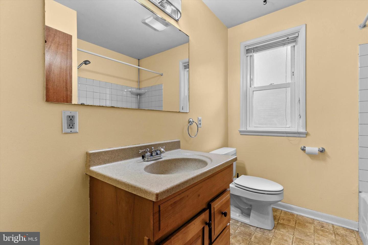 3415 E Market St Property Photo 13
