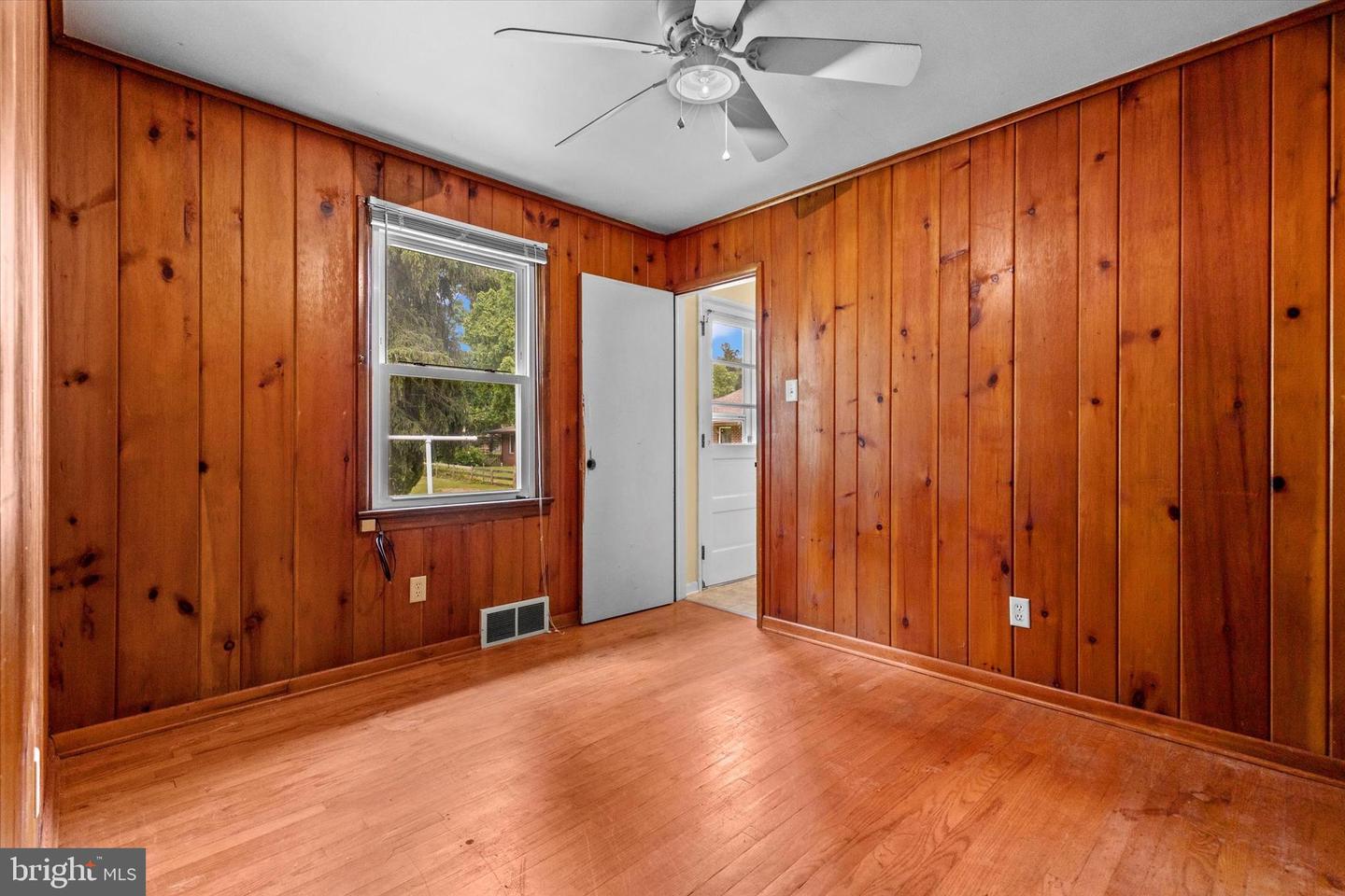 3415 E Market St Property Photo 15