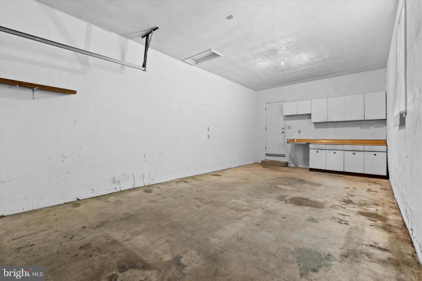 3415 E Market St Property Photo 25