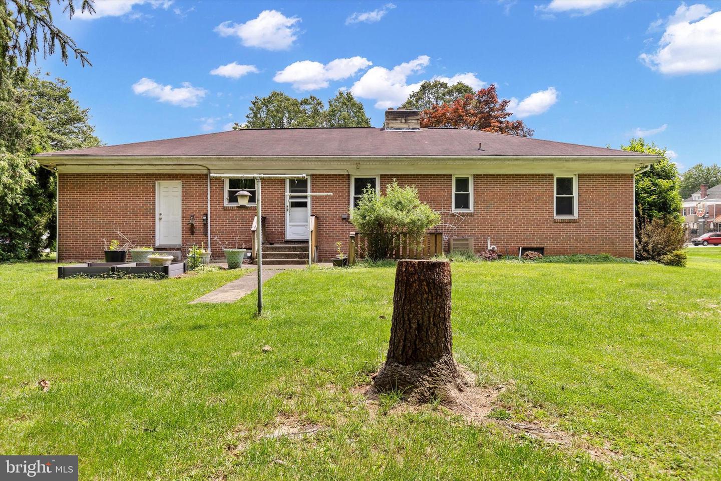 3415 E Market St Property Photo 27