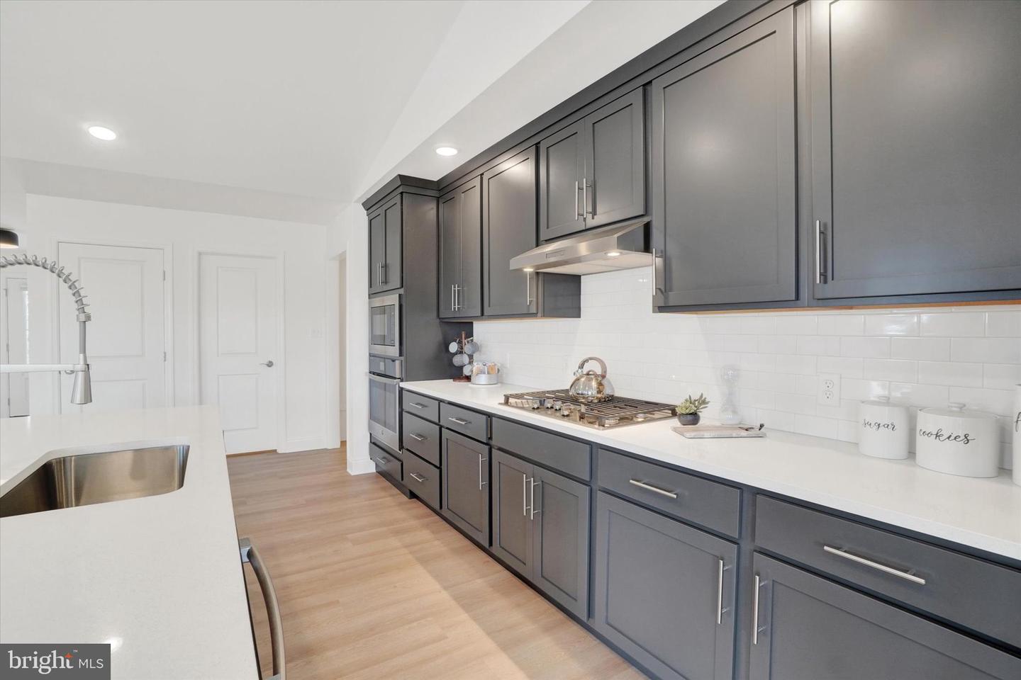 350 Lloyds Ln Property Photo 12