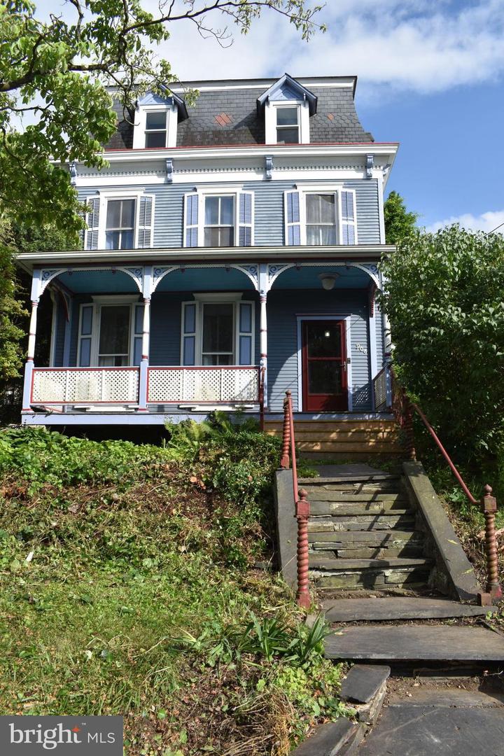 908 Main St Property Photo 1