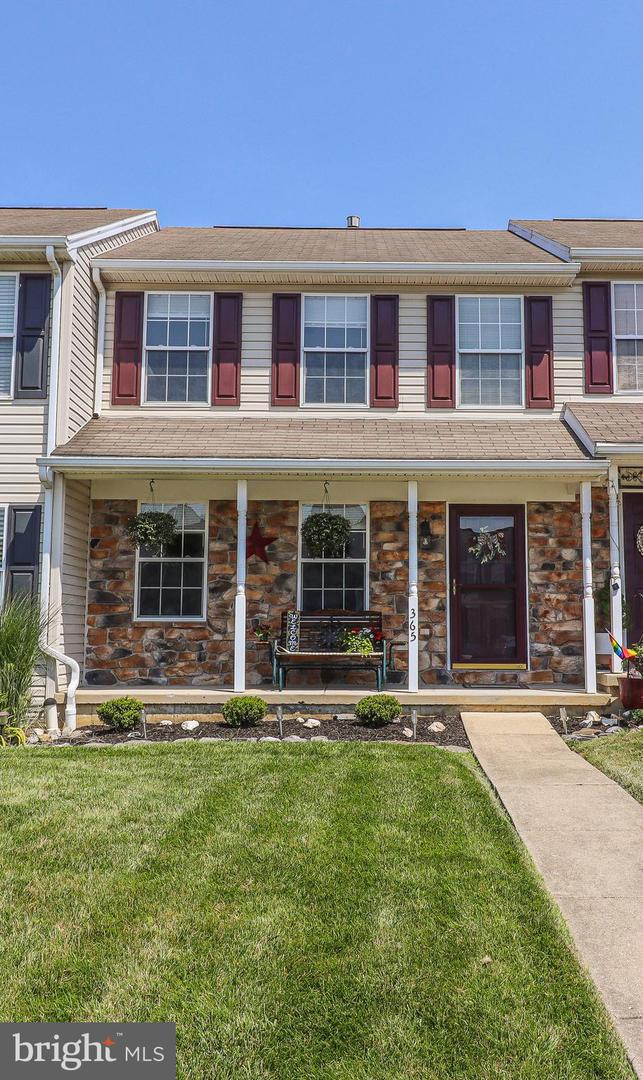 365 Charles Cir Property Photo 1