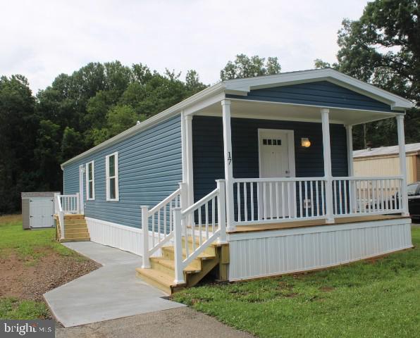 17 LOCUST LN