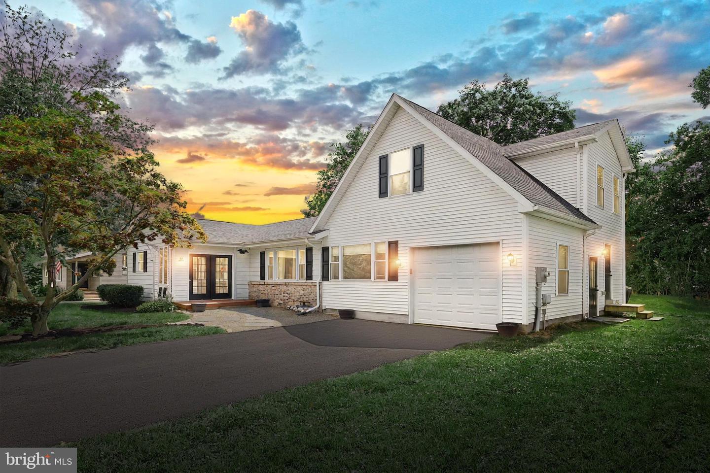 12 Keller Ave Property Photo 1