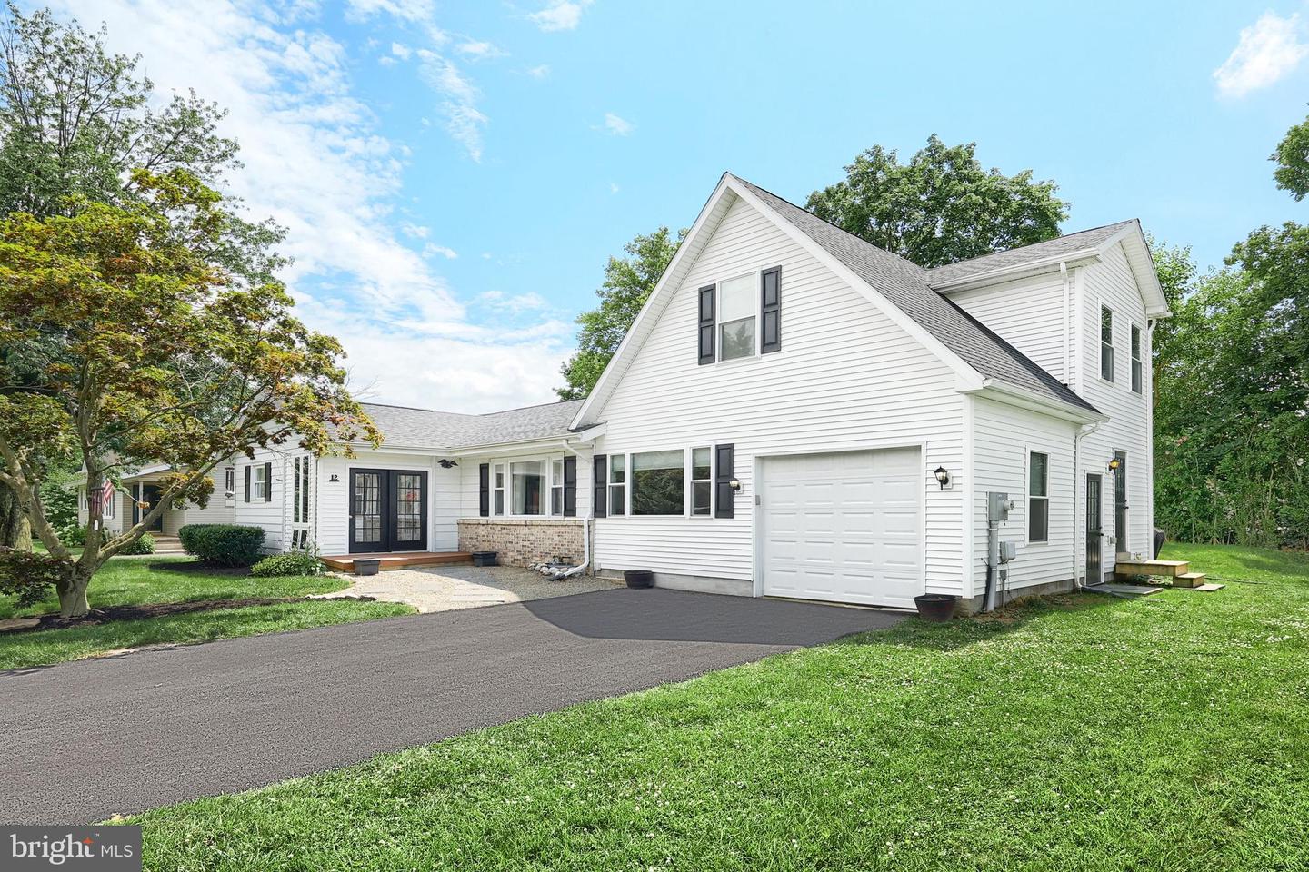 12 Keller Ave Property Photo 2