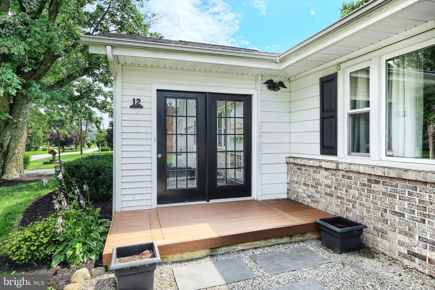 12 Keller Ave Property Photo 4