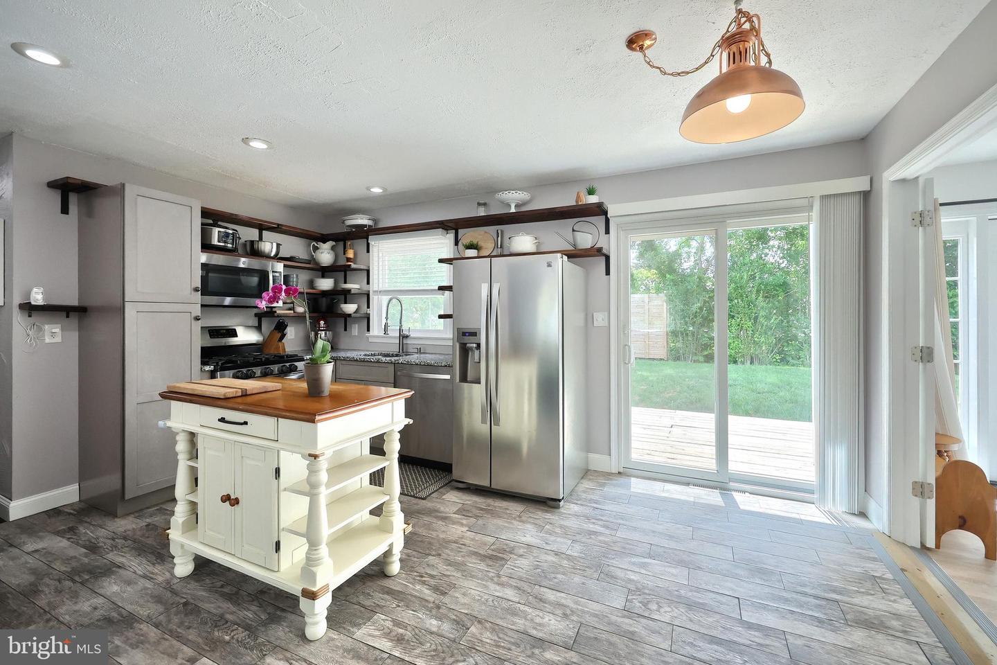 12 Keller Ave Property Photo 9