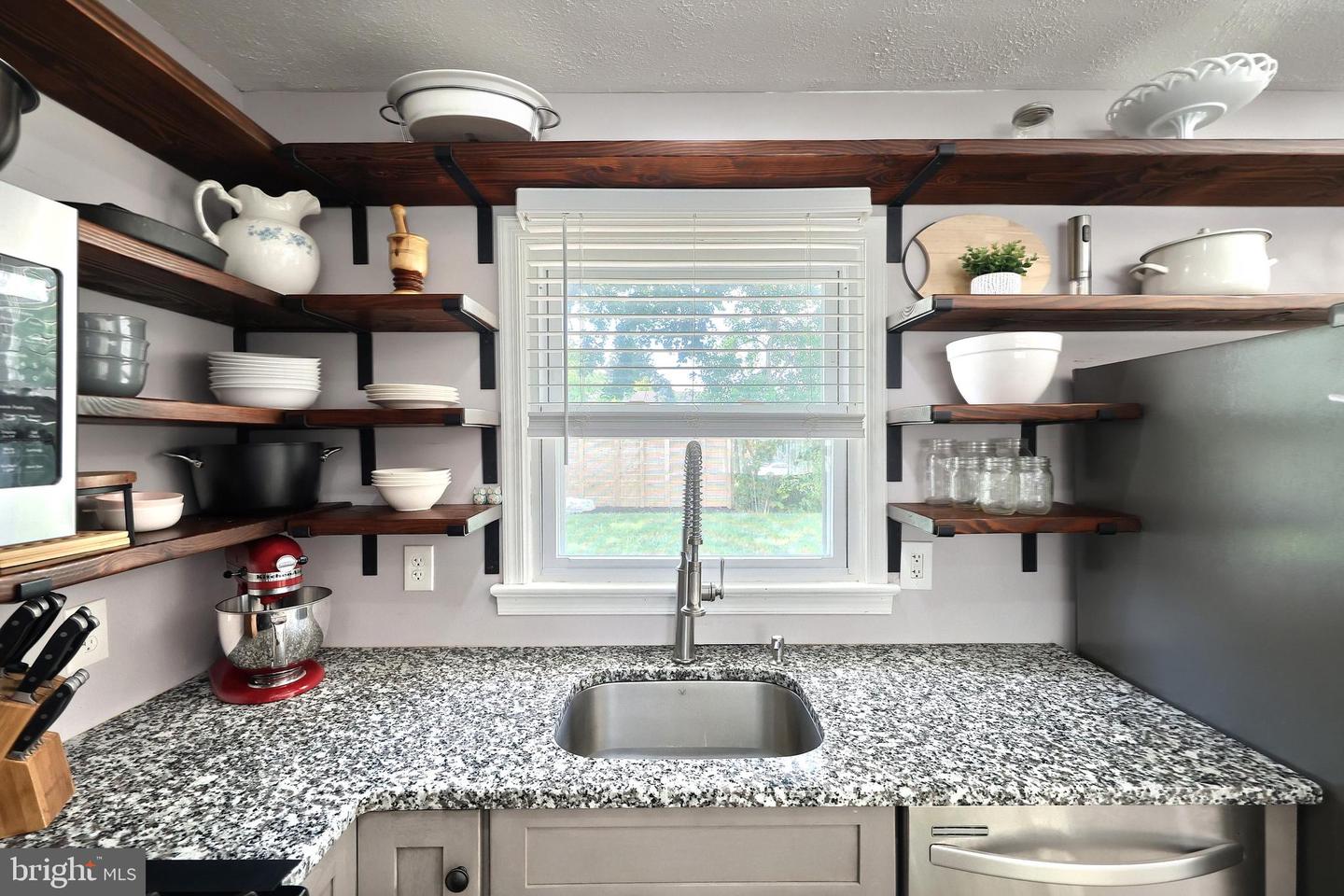 12 Keller Ave Property Photo 10