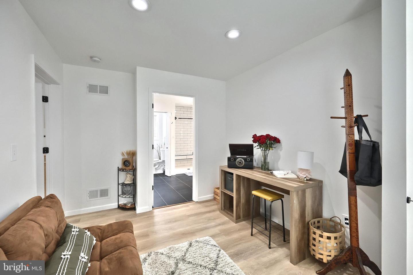 12 Keller Ave Property Photo 17