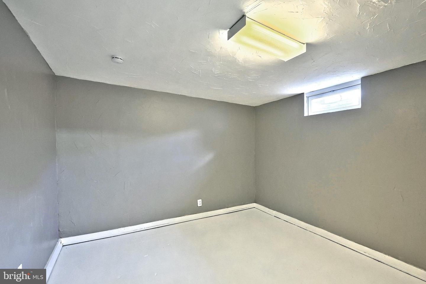 12 Keller Ave Property Photo 28